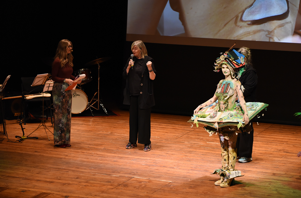 Gilberta ed Emilia Bianchin, performance di body art painting